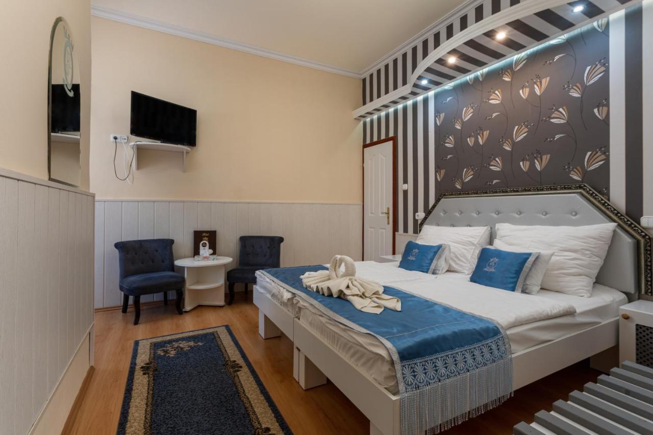 Illes Hotel Segedin Dış mekan fotoğraf