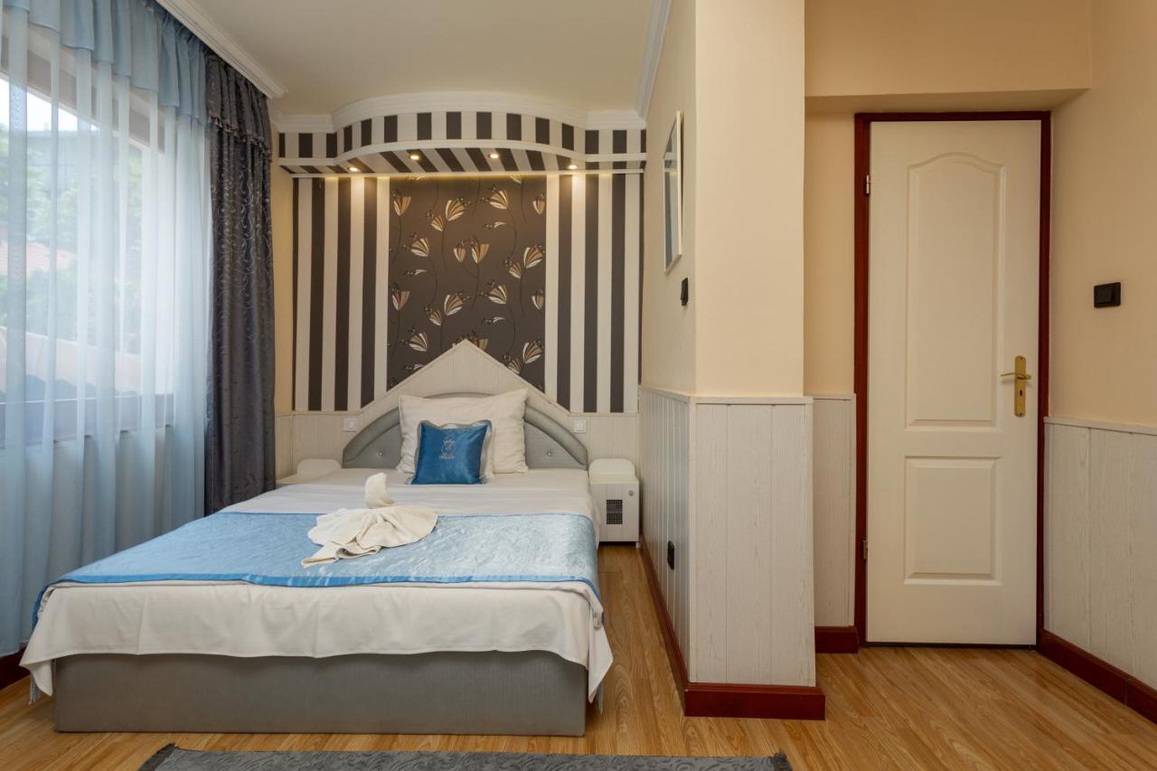 Illes Hotel Segedin Dış mekan fotoğraf