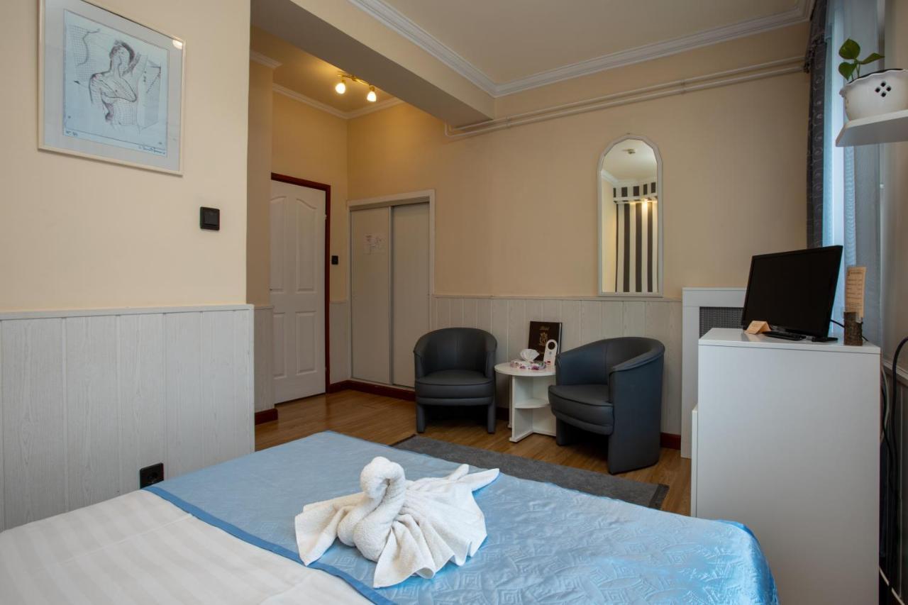 Illes Hotel Segedin Dış mekan fotoğraf