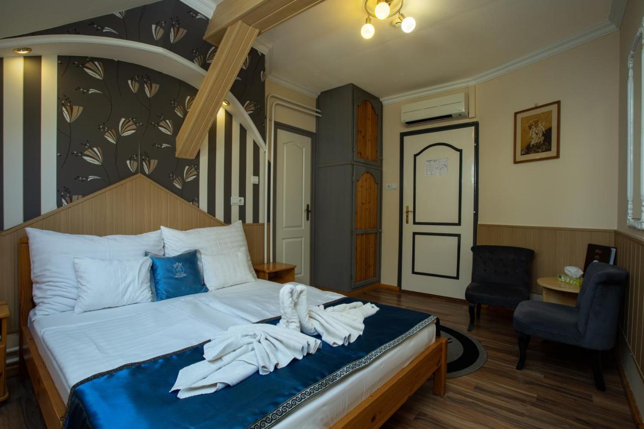 Illes Hotel Segedin Dış mekan fotoğraf