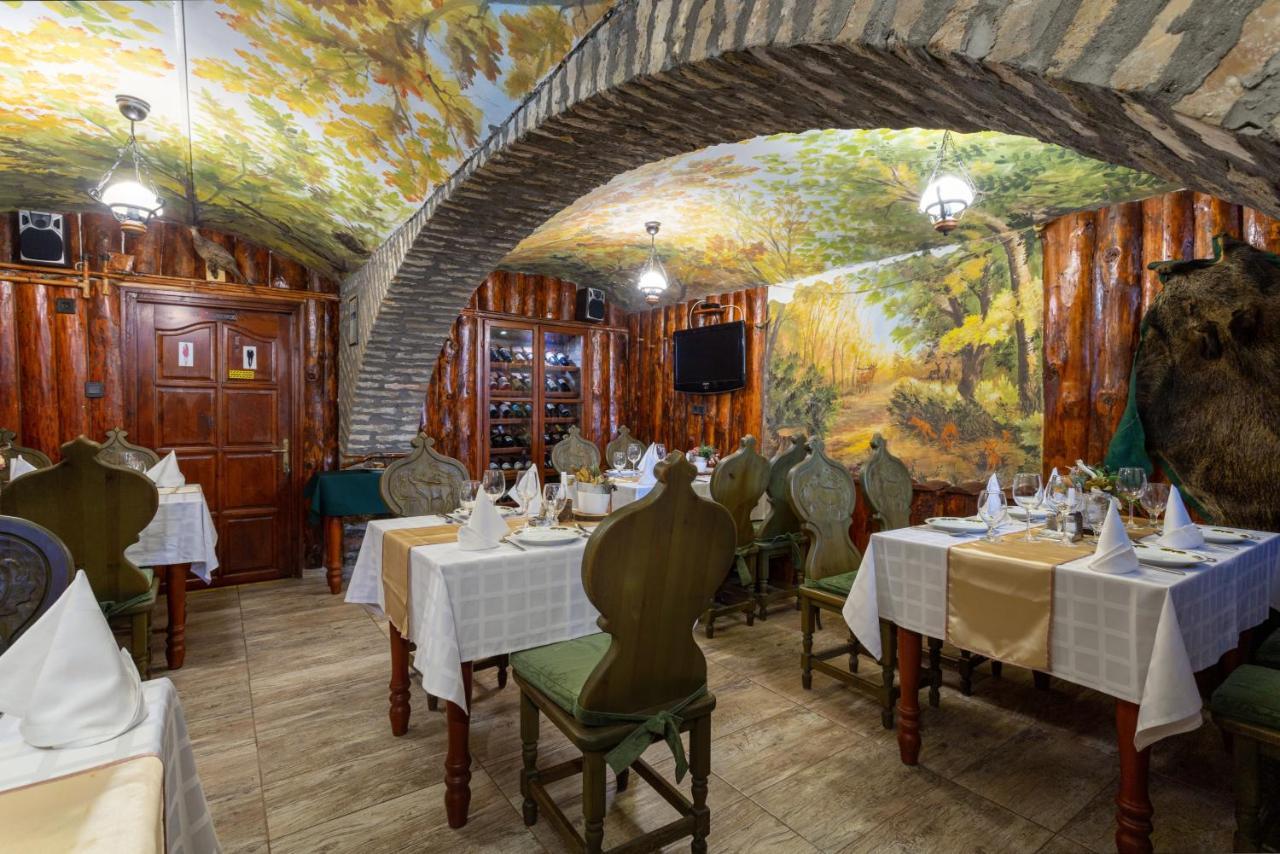 Illes Hotel Segedin Dış mekan fotoğraf