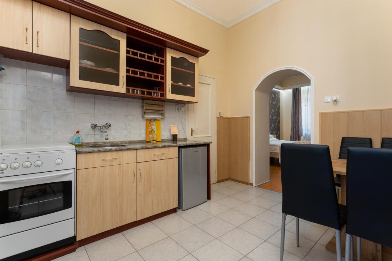 Illes Hotel Segedin Dış mekan fotoğraf