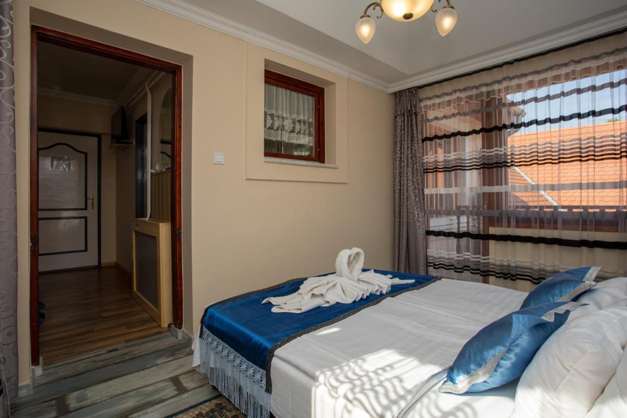 Illes Hotel Segedin Dış mekan fotoğraf