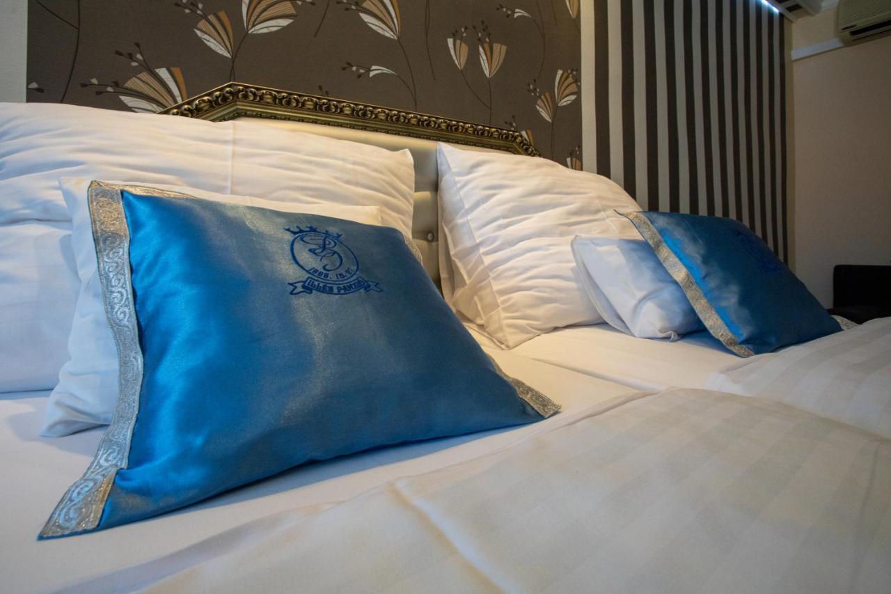 Illes Hotel Segedin Dış mekan fotoğraf