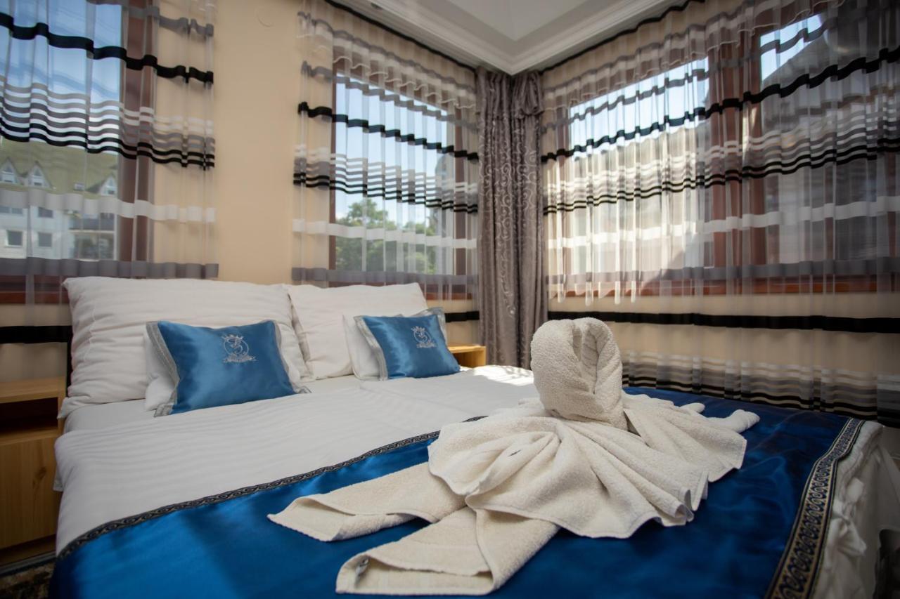 Illes Hotel Segedin Dış mekan fotoğraf