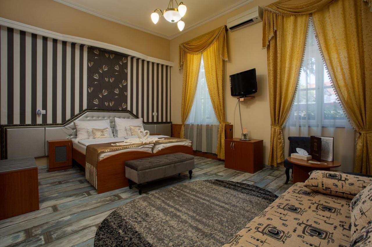 Illes Hotel Segedin Dış mekan fotoğraf